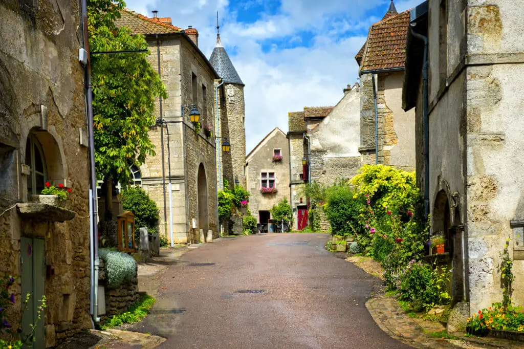 chateauneuf-en-auxois (2) Le beau village de chateauneuf en auxois